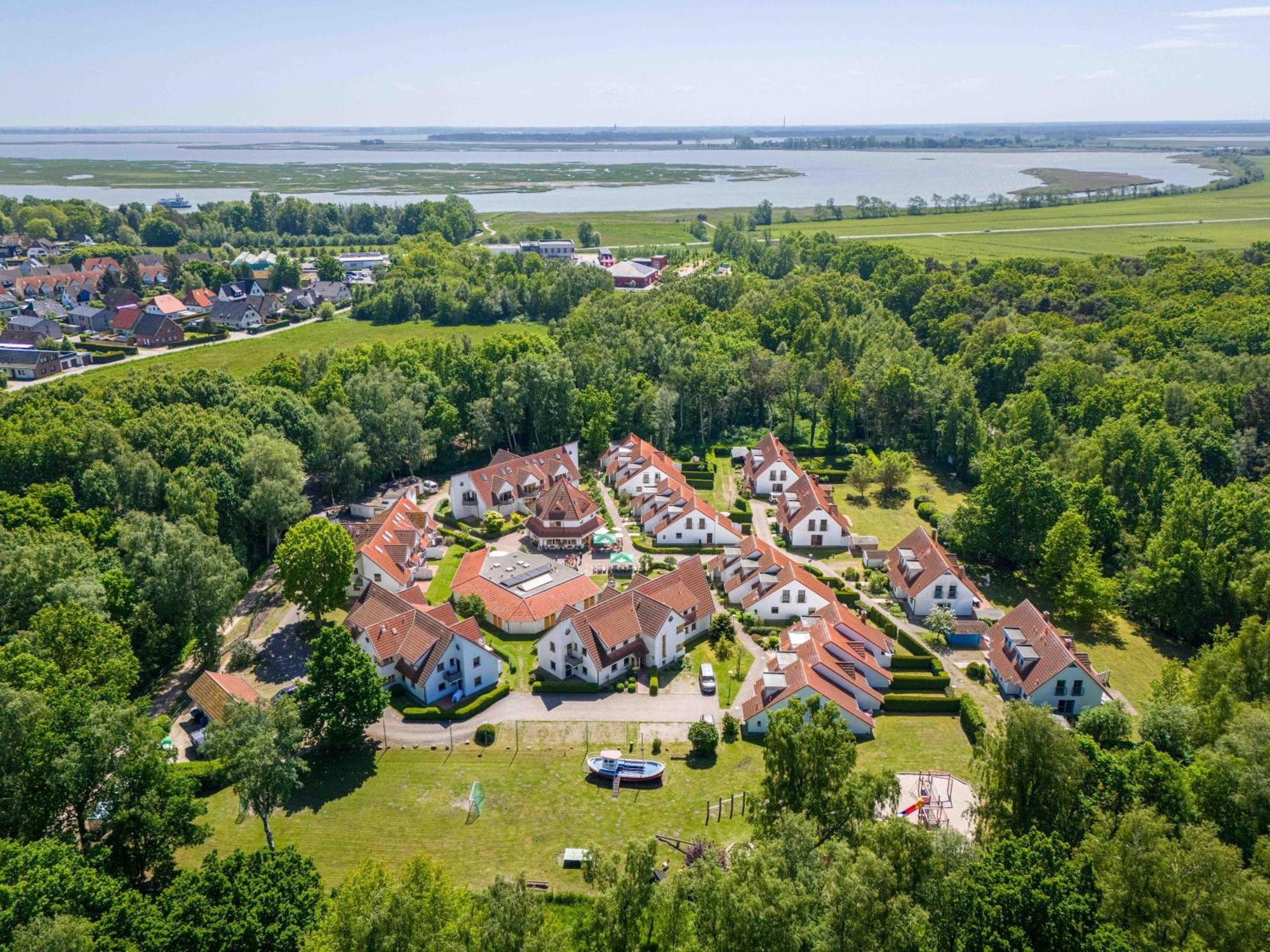 Ferienpark Freesenbruch Wohnung 2 6 - Windrose Zingst Exterior foto